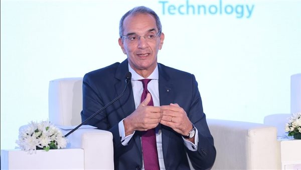 وزير الاتصالات