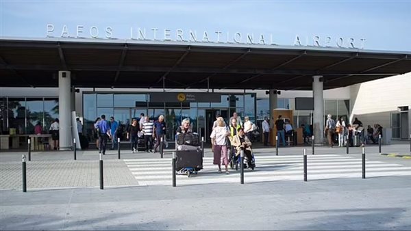 مطار بافوس بقبرص