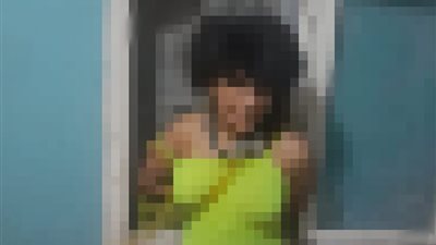 أمها ربطتها بالحبال.. أجهزة الأمن تنجح في تحرير طفلة من بطش والدتها بالمقطم | صور