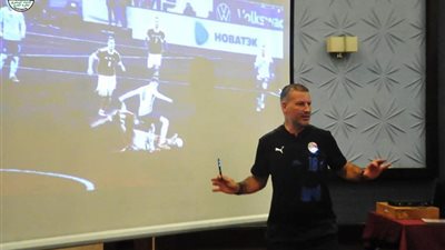 مارك كلاتنبرج يعقد أول محاضرة للحكام قبل الموسم الجديد