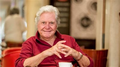 حسين فهمي عن ضوابط مهرجان القاهرة السينمائي: مش شايف دي حاجة تزعل