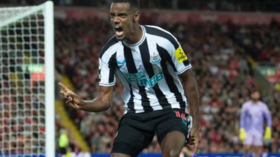 متفوقًا على صلاح.. إيزاك يحصد جائزة لاعب الشهر بالدوري الإنجليزي من رابطة اللاعبين المحترفين