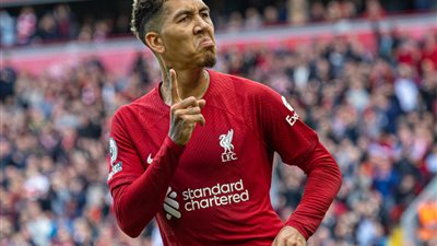 الأهلي السعودي يرسل عرضًا رسميًا لضم البرازيلي فيرمينو