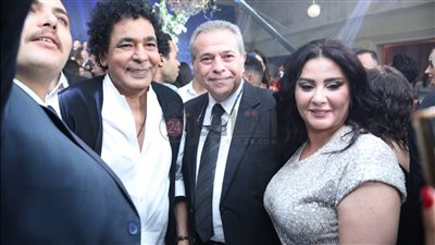 بعد غياب.. الظهور الأول لحياة الدرديري مع زوجها توفيق عكاشة في حفل زفاف سالي عبد السلام