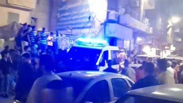 سائق يصدم 3 أشخاص