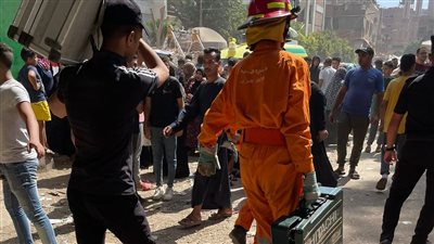 بدء أعمال الصيانة بمدرسة المعتمدية بكرداسة بعد انهيار سلم بالمدرسة وإصابة 7 طالبات | صور