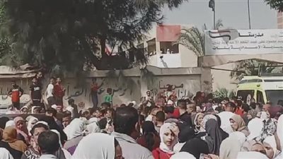 في أول أيام الدراسة.. إصابة 7 طالبات جراء سقوط جزء من سور سلم مدرسة بالجيزة | بث مباشر