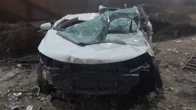 إصابة شخصين في حادث سقوط سيارة من أعلى كوبري بالمنوفية | صور