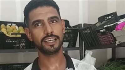 الناس بيقولولي إحنا جاينلك من على النت.. فكهاني السويس يروي تفاصيل دعم المشترين له بعد تعرضه لأزمة فساد الفاكهة |بث مباشر