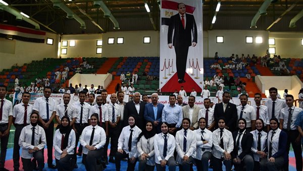 وزير الرياضة يشهد