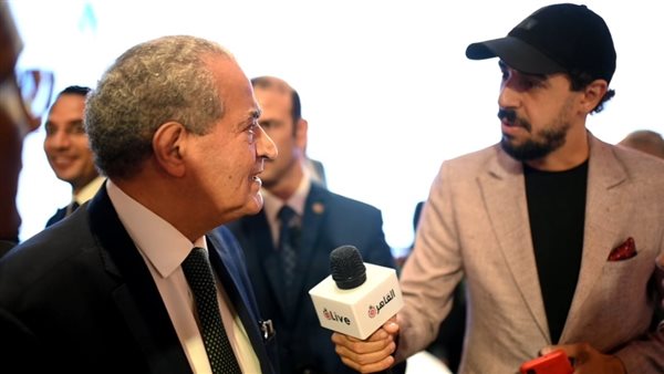 وزير التموين ومحرر