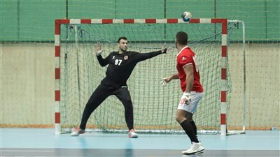 حارس يد الأهلي: الوجود في القلعة الحمراء حلم لي ونسعى لحصد اللقب الإفريقي