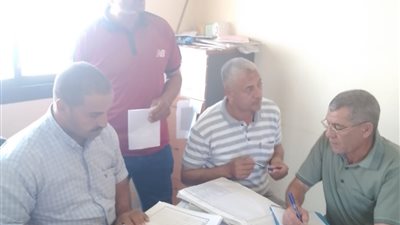 إحالة 76 موظفًا بالبحيرة للتحقيق لعدم الانضباط الإداري