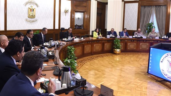 رئيس الوزراء يتابع