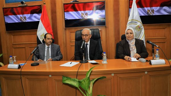 اجتماع وزير التعليم