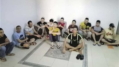 احتجزوا 60 شخصًا وتعدوا عليهم بالضرب.. حبس 5 أشخاص أداروا مركزًا لعلاج الإدمان دون ترخيص بالجيزة