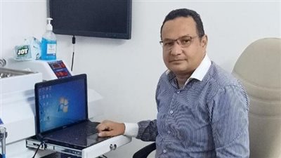 طبيب مصاب بالتصلب الجانبي الضموري يناشد المسئولين: عددنا وصل إلى العشرات.. وتكلفة العلاج 3 ملايين لكل مريض