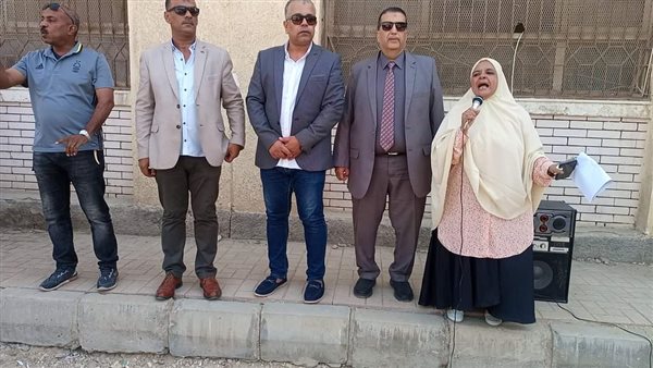 مديرة المدرسة 