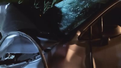 مصرع شاب وإصابة 2 آخرين إثر تصادم سيارة ملاكي بعمود إنارة ببني سويف 