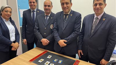 إحباط محاولة تهريب 7 سبائك ذهبية ومستحضرات تجميل بمطار القاهرة