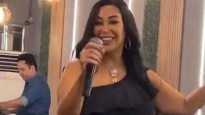  الفنان لازم تكون طلته فيها إبهار.. أول تعليق لشاهيناز بعد ظهورها بملابس جريئة بإحدي الكافيهات| خاص