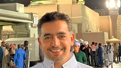 بعد كريم عبد العزيز.. هاني سلامة ينشر صورًا له خلال أداء مناسك العمرة