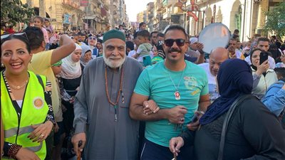 موكب مهيب.. الآلاف يحتفلون بذكرى المولد النبوي الشريف في بورسعيد | صور 