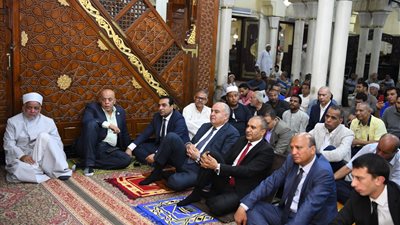 أهالي قنا يحتفلون بالمولد النبوي الشريف بمسجد سيدي عبد الرحيم القنائي | صور