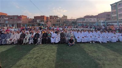 قرية بالغربية تنظم ممرًا شرفيًا لتكريم 149 من حفظة القرآن الكريم | صور 