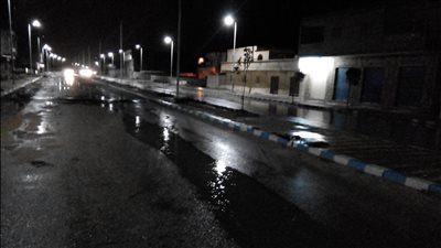 تزامنًا مع توقعات الأرصاد.. سقوط أمطار غزيرة على مدينة مرسى مطروح | بث مباشر