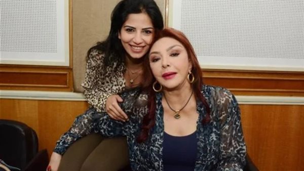 أميرة هاني ونبيلة