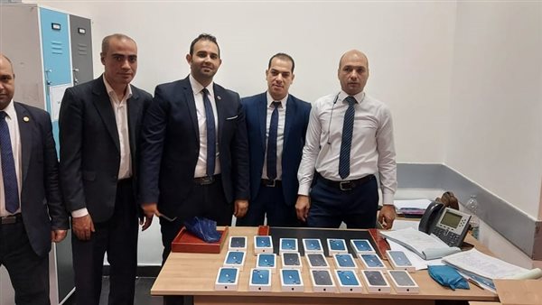 ضبط راكبة بمطار القاهرة