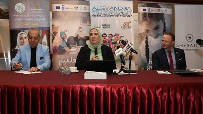 وزيرة التضامن بمهرجان الإسكندرية: فاتن أمل حربي ساهم في التسويق لمراكز استضافة المرأة المعنفة