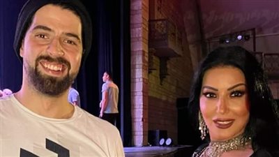 سمية الخشاب تنشر صورا لها من بروفة مسرحية كازينو بديعة