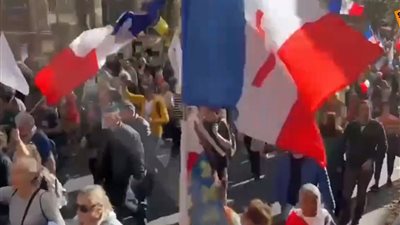 1.1 مليون فرنسي في احتجاجات واسعة بسبب قانون التقاعد.. وإغلاق برج إيفيل وتوقف الخدمات