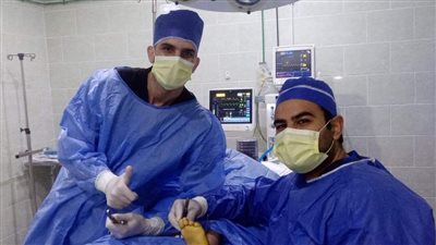 إصلاح تشوه بالقدم لطفلة تعاني من شلل الأطفال بمستشفى الأطفال في البحيرة