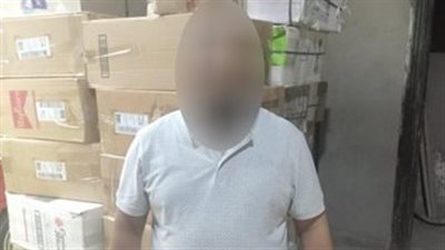 القبض على شخص بحوزته 10 آلاف نسخة كتاب ورواية داخل مخزن بالمرج