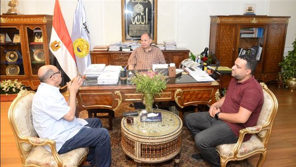 محافظ أسيوط يلتقي