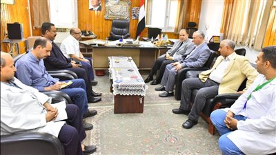 محافظ أسيوط يتفقد سير العمل بأقسام مستشفى المبرة للتأمين الصحى ويطمئن على صحة المرضى