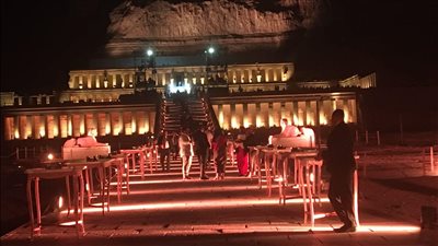 بدء احتفالية دار الأزياء الإيطالية ستيفانو ريتشي بيوبيلها الذهبي بـ 3 معابد بالأقصر| فيديو 