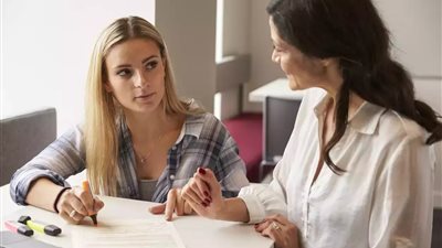 كيف يمكن للمعلمين مساعدة الطلاب في مشاكلهم النفسية؟