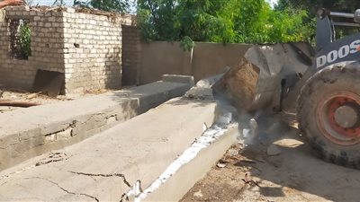 حملات مكبرة لإزالة التعديات على أراضى الدولة بالجيزة.. والمحافظ يعلن الحصيلة