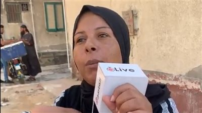 شقيقة الطالب المطعون بسكين أمام المدرسة ببورسعيد تشكف كواليس الواقعة: مشكلة بين منطقتين | فيديو 