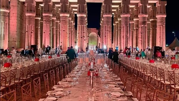 احتفالية دار الأزياء