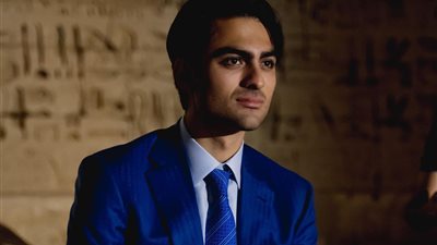 المغني الإيطالي العالمي ماتيو بوتشيلي يحتفل بعيد ميلاده في الأقصر