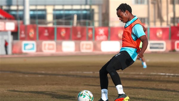 بيرسي تاو لاعب الأهلي