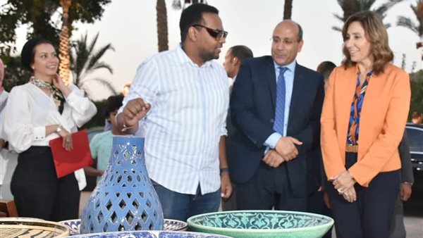 وزيرة الثقافة