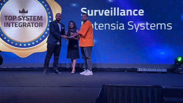 خلال التكريم 