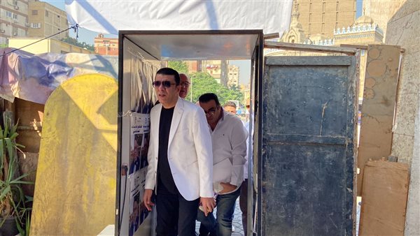 مصطفى كامل يدلي بصوتي