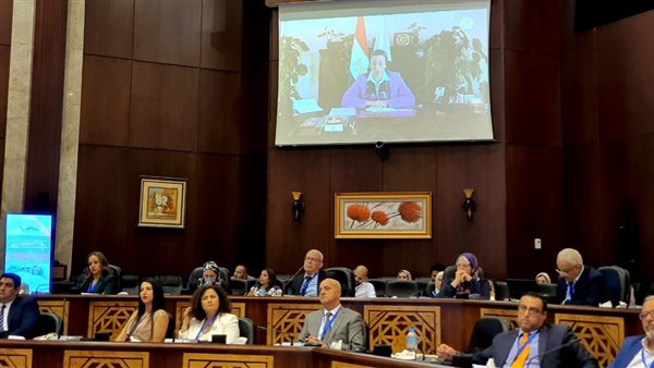 وزيرة البيئة تشارك